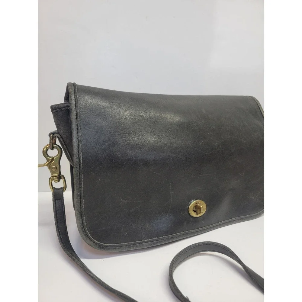 Vintage Coach City Bag‎ Black Leather Crossbody Bag Brass Hardware Classic Purse